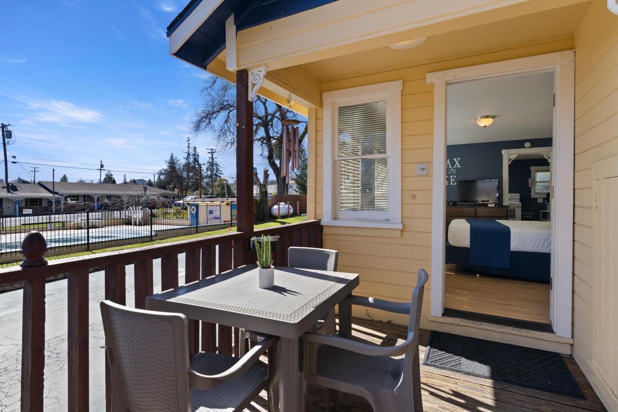 Skylark Shores Resort Lakeport Exterior photo