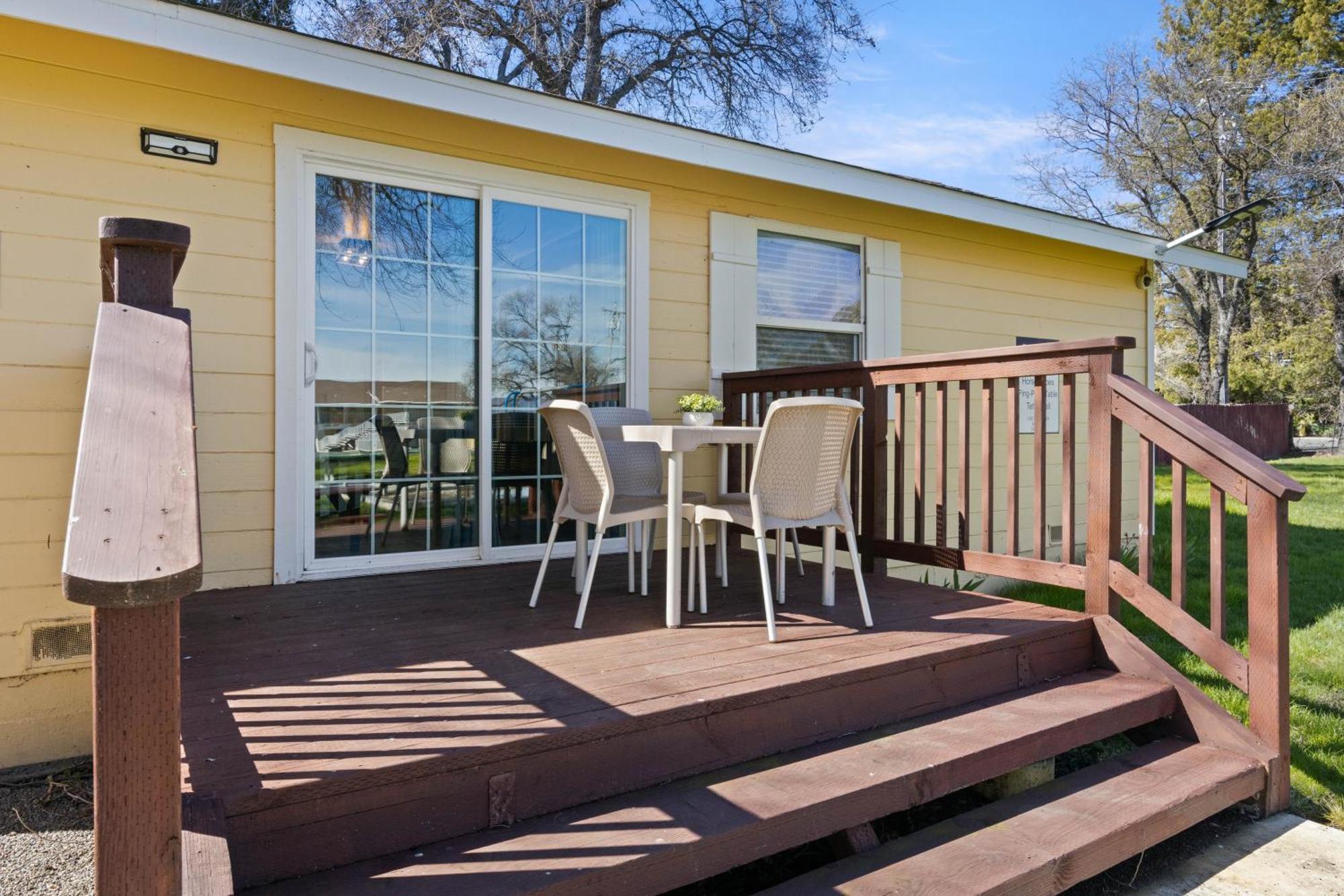 Skylark Shores Resort Lakeport Exterior photo
