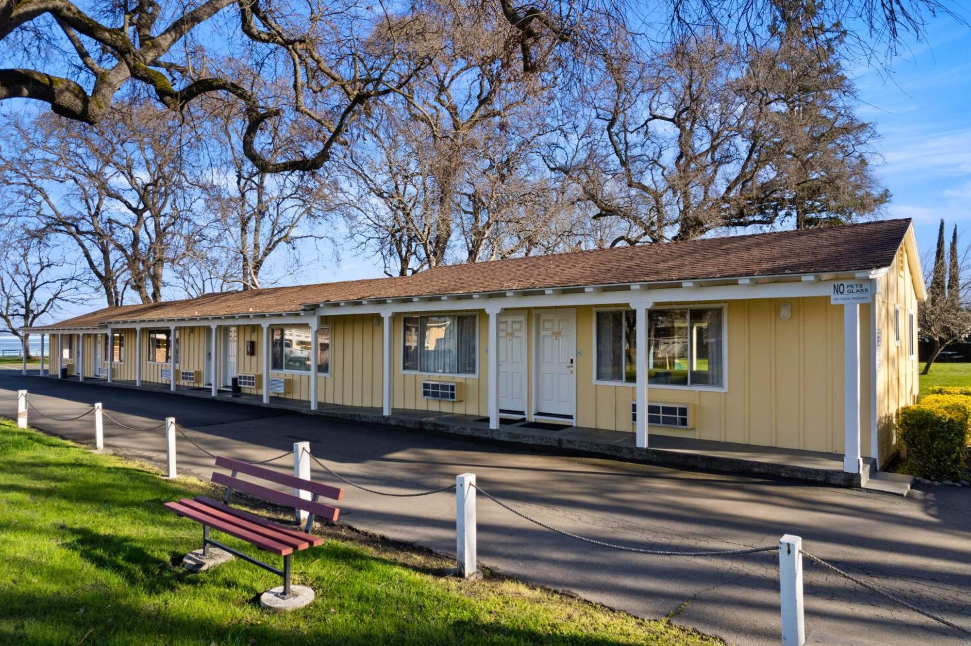 Skylark Shores Resort Lakeport Exterior photo